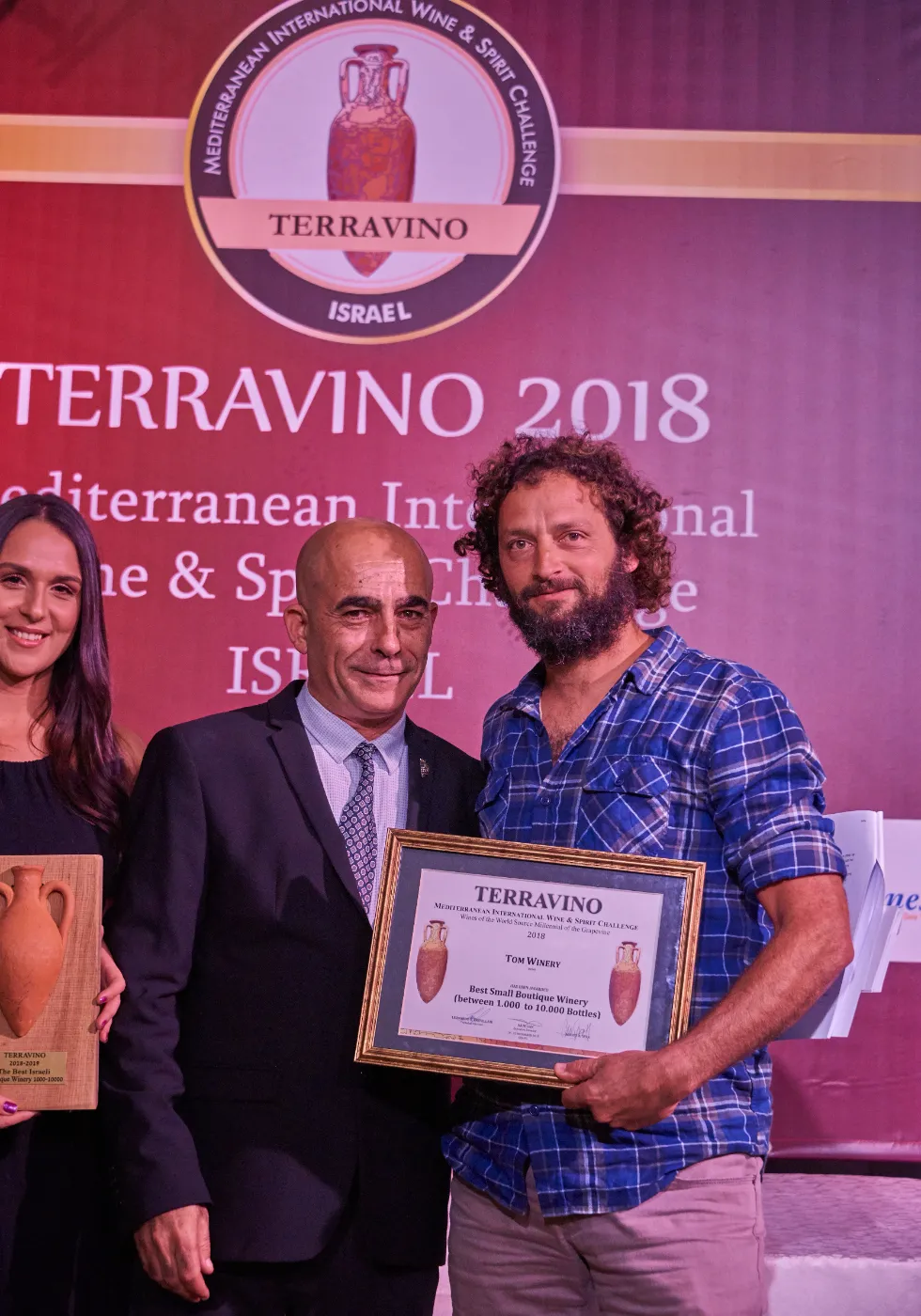 בעל יקב תום מקבל פרס בתחרות היין הבינלאומית Terravino 2018 בישראל